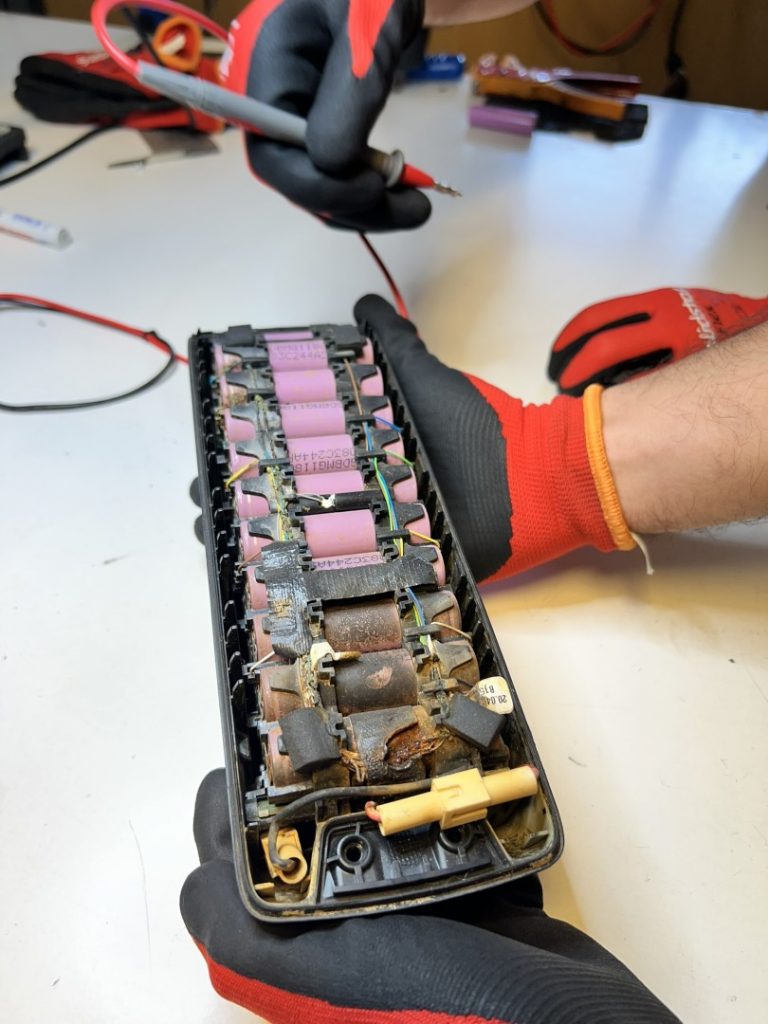 Medimobility-Akku-Reparatur-E-Bike-Roller-Auto-Scooter (9)